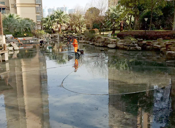 隆子景观池淤泥清理